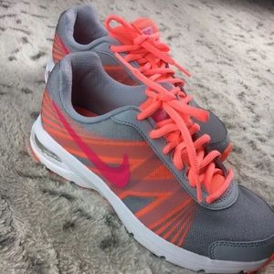 WOMENS NIKE AIR FUTURUN 2 RUNNING SHOES Sz6.5 NWOB